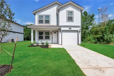 411 Sandall St, Navasota, TX 77868