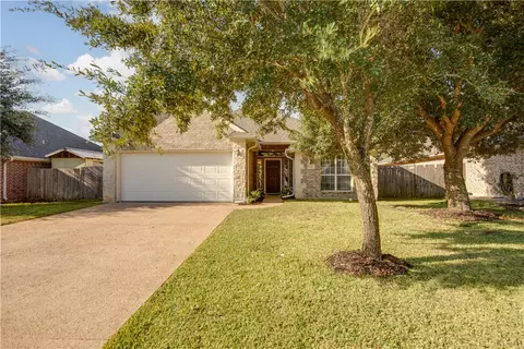 8410 Lauren Dr, College Station, TX 77845