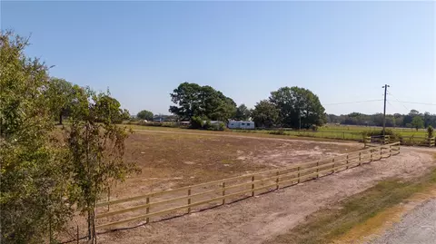 1434 Paradise Way, Navasota, TX 77868