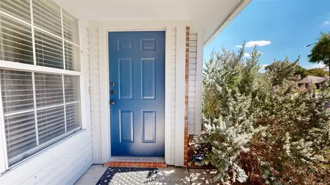 4019 Hunter Creek Dr, College Station, TX 77845