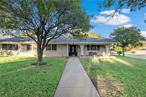 2415 Morris Ln, Bryan, TX 77802