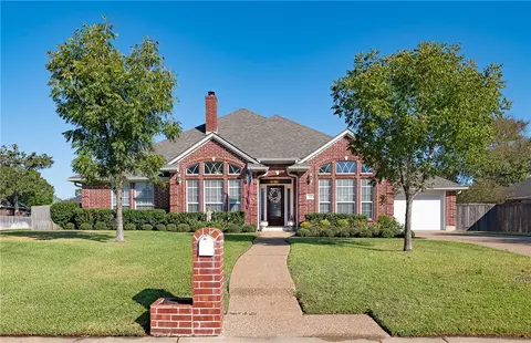 801 Berry Crk, College Station, TX 77845