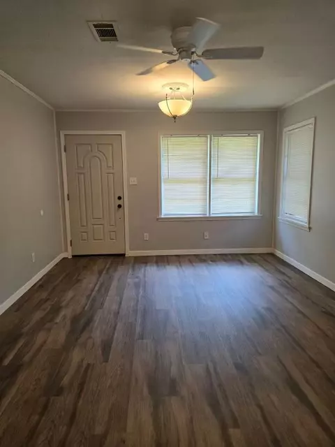 Living - 900 E 27th St, Bryan, TX 77803 photo 3 of 4