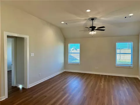 2824 Messenger Way, Bryan, TX 77802 photo 3
