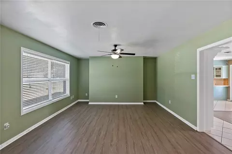 2210 Sharon Dr, Bryan, TX 77802 photo 6