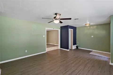 2210 Sharon Dr, Bryan, TX 77802 photo 7