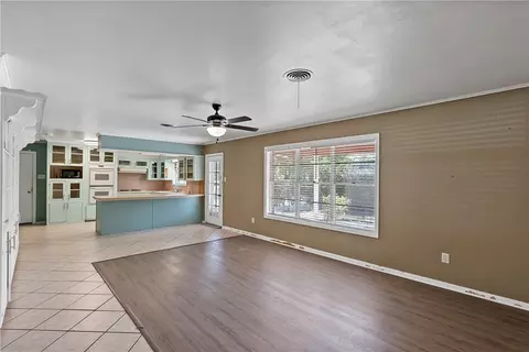 2210 Sharon Dr, Bryan, TX 77802 photo 10