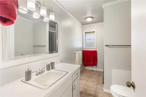 Bath - 201 N Avenue W, Bryan, TX 77801 photo 1 of 1