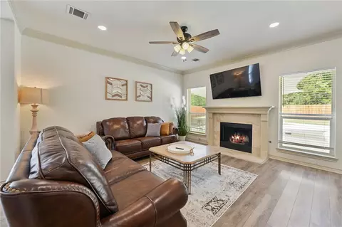 6209 Cromwell Ct, Bryan, TX 77802 photo 4