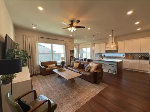 4256 Harding Way, Bryan, TX 77802 photo 6