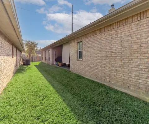 Exterior - 3121 Broadmoor Dr, Bryan, TX 77802 photo 3 of 4
