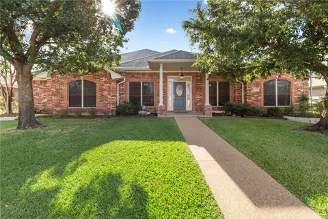 9002 Stonebrook Dr, College Station, TX 77845