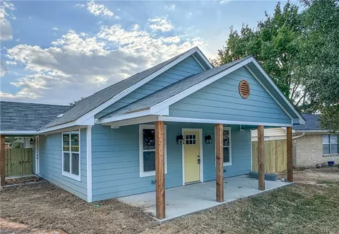 6 Patinka Dr, Hearne, TX 77859