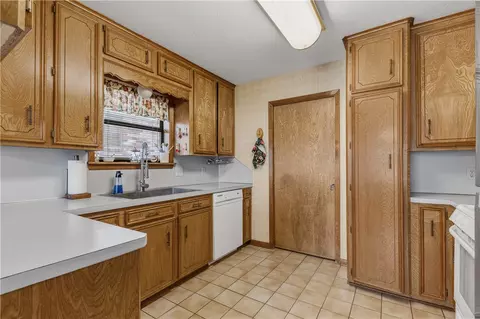 3609 Sierra Dr, Bryan, TX 77802 photo 5