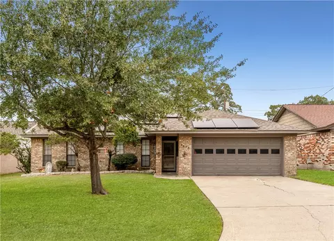 3609 Sierra Dr, Bryan, TX 77802