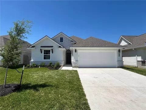 3105 Charge Ln, Bryan, TX 77808