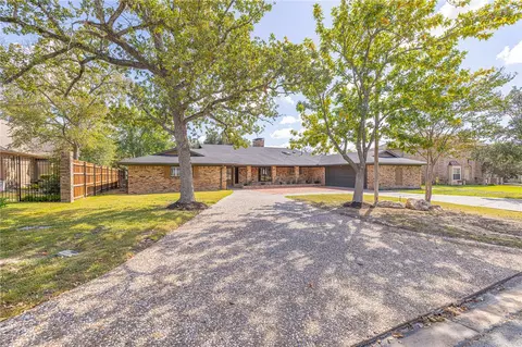 2427 E Briargate Dr, Bryan, TX 77802