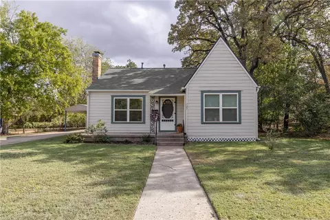 727 Meadow Ln, Bryan, TX 77802