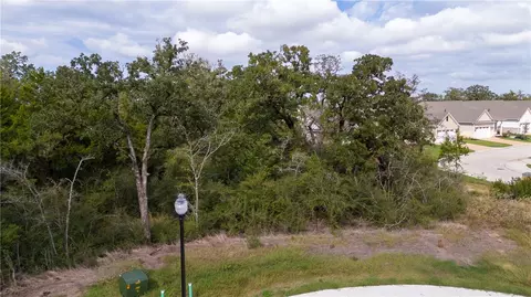 3000 Silverbell Ct, Bryan, TX 77807 photo 3