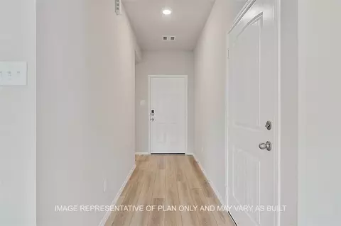 2301 Spyglass Dr, Navasota, TX 77868