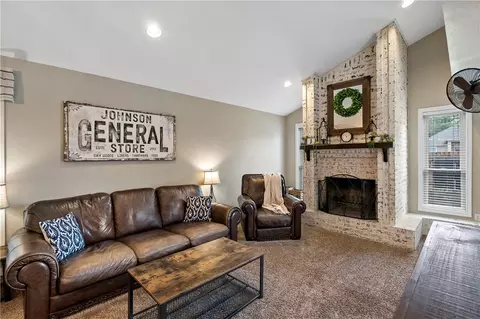 2911 Burning Tree Ct, Bryan, TX 77802 photo 7