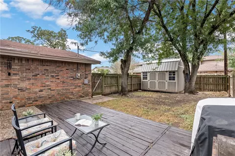 2911 Burning Tree Ct, Bryan, TX 77802 photo 24