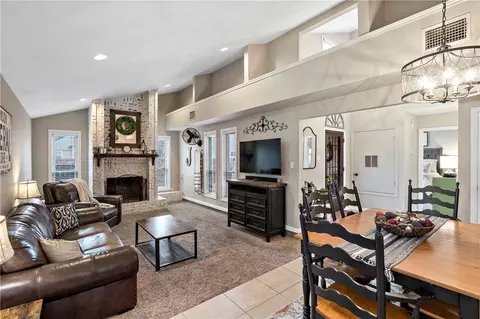 2911 Burning Tree Ct, Bryan, TX 77802 photo 6