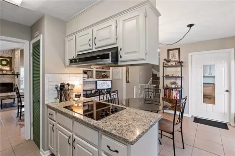 2911 Burning Tree Ct, Bryan, TX 77802 photo 10