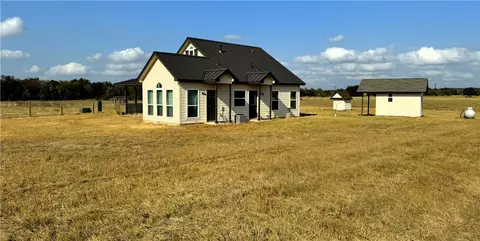 Exterior - 8131 S Hickory Loop, Calvert, TX 77837 photo 5 of 7