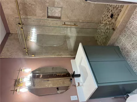 Bath - 8131 S Hickory Loop, Calvert, TX 77837 photo 3 of 3