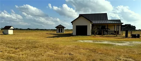 Exterior - 8131 S Hickory Loop, Calvert, TX 77837 photo 4 of 7