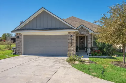 130 Dove Ct, Navasota, TX 77868