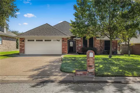 1806 Gray Stone Dr, Bryan, TX 77807