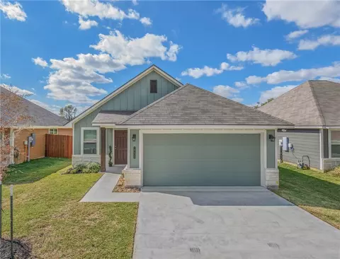 1115 Highgarden Dr, Navasota, TX 77868