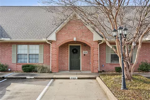 1702 Deacon 204, College Station, TX 77845