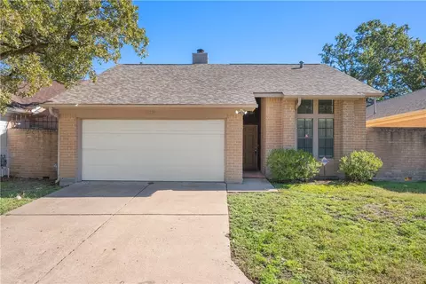 2003 Elvenking Ct, Bryan, TX 77807