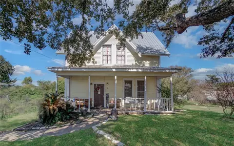 404 W Jefferson St, Brenham, TX 77833