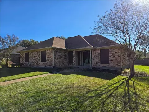 4512 Kensington Rd, Bryan, TX 77802