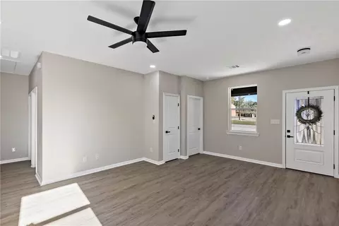 813 E 31st St, Bryan, TX 77803 photo 8