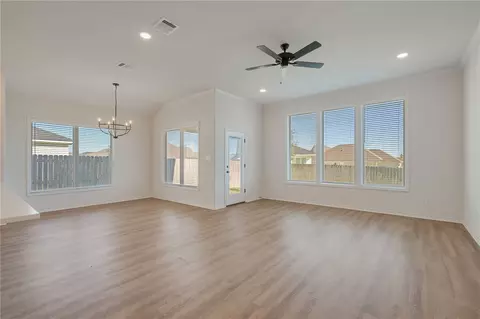 3100 Brady Ct, Bryan, TX 77808 photo 4