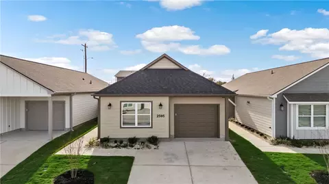 2505 Shady Route Ln, Bryan, TX 77808