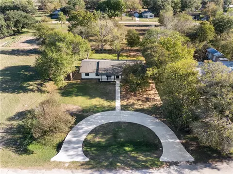 427 5th St, Somerville, TX 77879