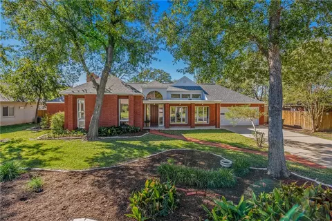 6404 Windwood Dr, College Station, TX 77845