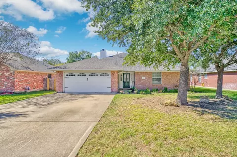4402 Winchester Dr, Bryan, TX 77802