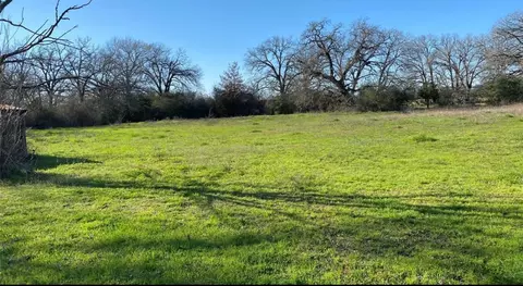 855 Reeves Rd County Rd, Franklin, TX 77856