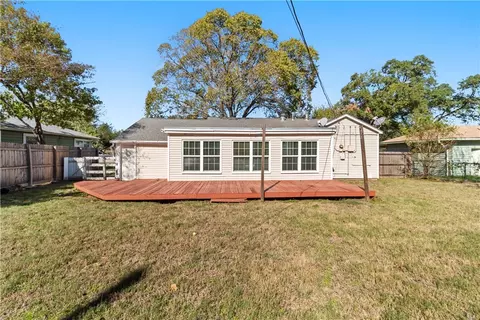 Exterior - 903 North Ave, Bryan, TX 77802 photo 5 of 6