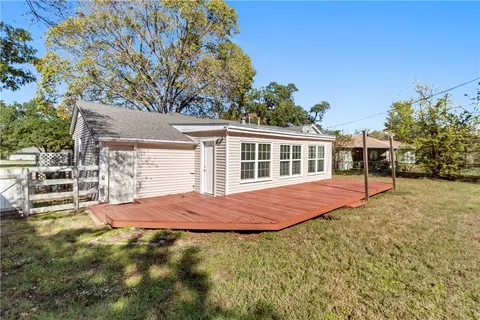 Exterior - 903 North Ave, Bryan, TX 77802 photo 4 of 6