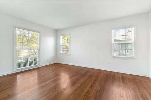 Living - 903 North Ave, Bryan, TX 77802 photo 3 of 4