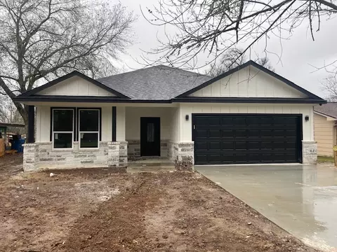 1611 Everitt St, Navasota, TX 77868
