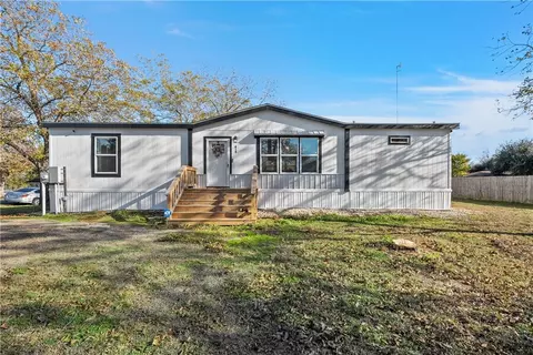 418 N Dallas St, Bremond, TX 76629